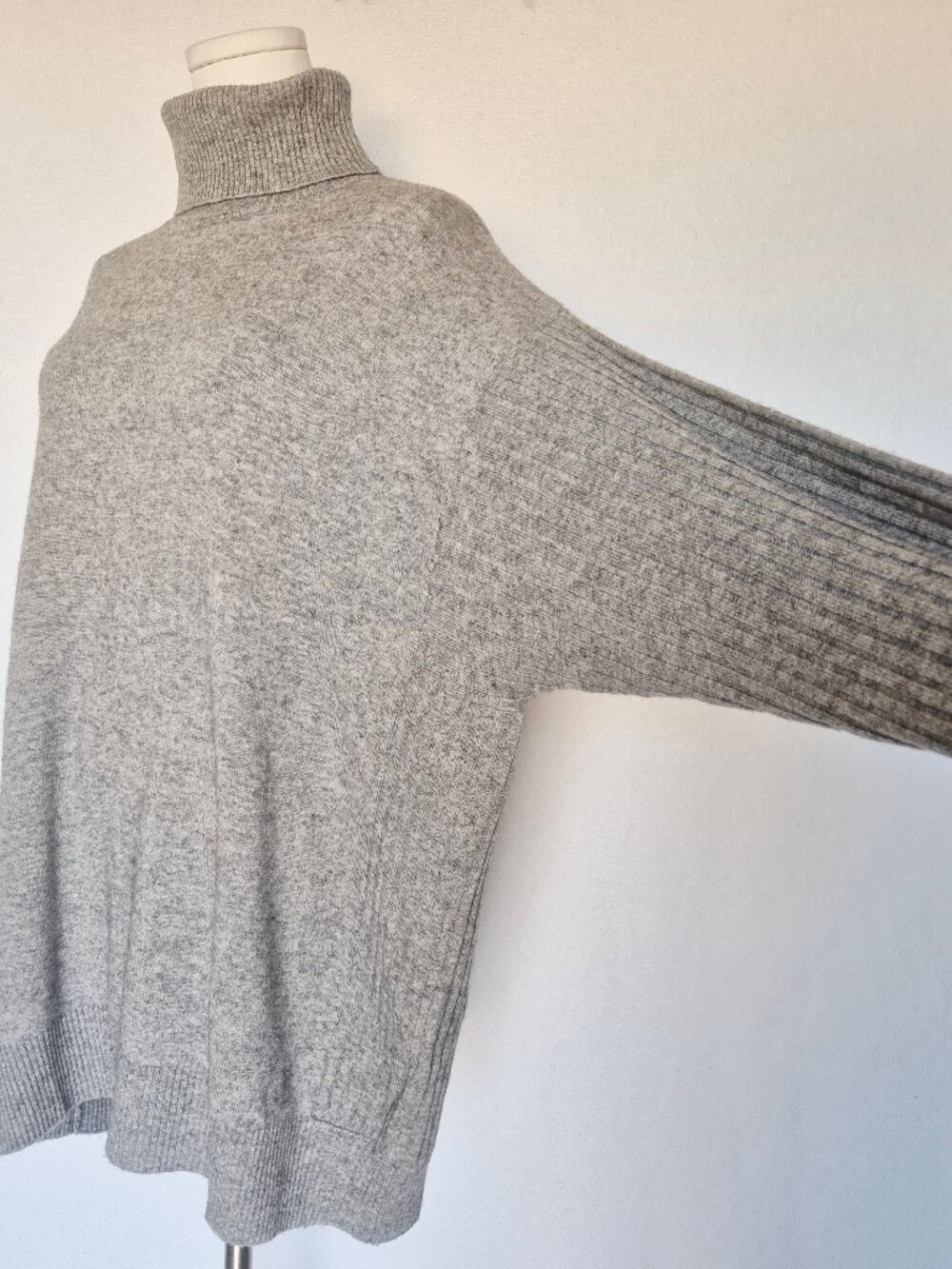 VINCE Wool Cashmere Ribbed Panels Oversize Turtle Neck Sweater Grey
